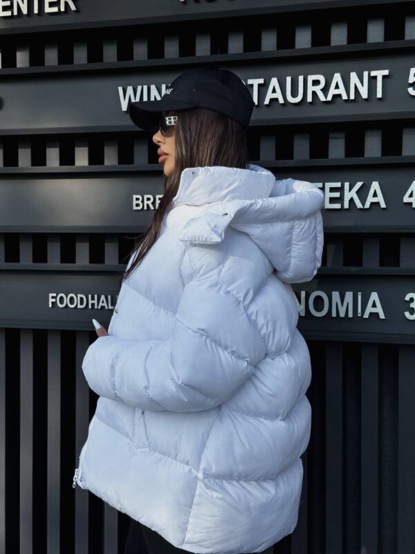 puhovyk-zhinochyj-oversajz-bilogo-koloru-00372-5 Пуховик жіночий оверсайз білого кольору 00372