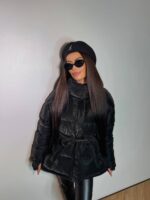 Пуховик жіночий оверсайз чорного кольору 00327