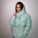 Пуховик жіночий оверсайз м’ятного кольору 00328