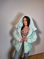 Пуховик жіночий оверсайз м’ятного кольору 00328