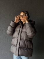 Пуховик жіночий оверсайз шоколадного кольору 00373