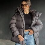 Пуховик жіночий оверсайз шоколадного кольору 00373