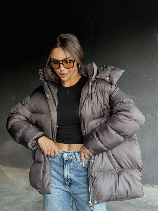 puhovyk-zhinochyj-oversajz-shokoladnogo-koloru-00373-8 Пуховик жіночий оверсайз шоколадного кольору 00373