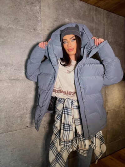 Пуховик жіночий оверсайз сірого кольору 00329