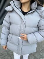 Пуховик жіночий оверсайз сірого кольору 00368