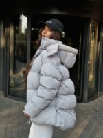 Пуховик жіночий оверсайз сірого кольору 00368