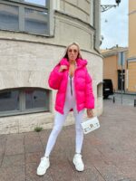 Пуховик жіночий яскраво рожевий короткий з капюшоном 00310