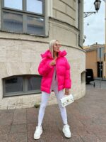 Пуховик жіночий яскраво рожевий короткий з капюшоном 00310