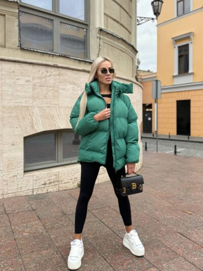 Пуховик жіночий зелений короткий з капюшоном 00308