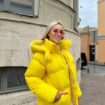 Пуховик жіночий жовтий короткий з капюшоном 00311