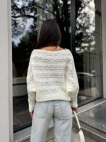 Светр в’язаний жіночий короткий молочний 00346