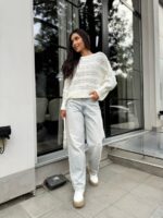 Светр в’язаний жіночий короткий молочний 00346