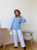 Светр жіночий з прорізами блакитний 00335