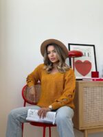 Светр жіночий з прорізами гірчичний 00332