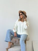 Светр жіночий з прорізами молочний 00330