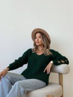 Светр жіночий з прорізами смарагдовий 00331