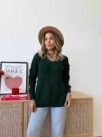 Светр жіночий з прорізами смарагдовий 00331