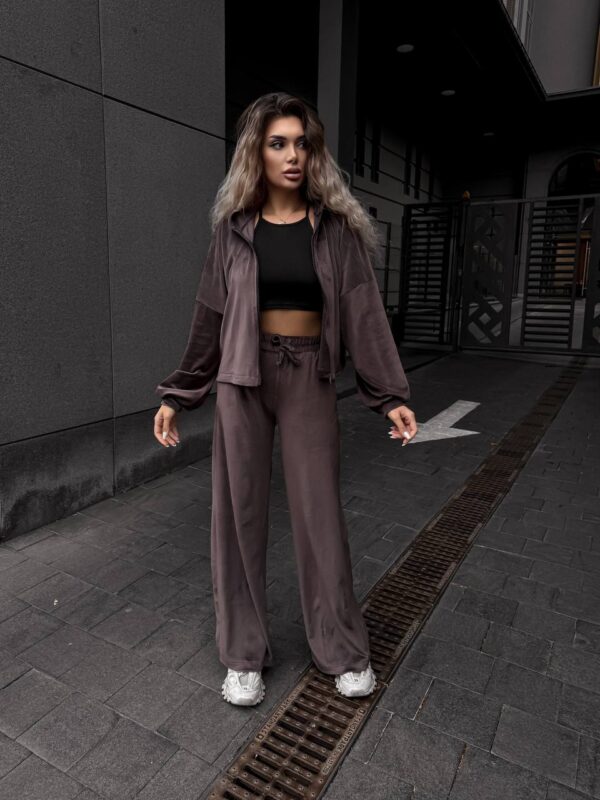 velyurovyj-kostyum-zhinochyj-shokoladnyj-00382-2 Велюровий костюм жіночий шоколадний 00382