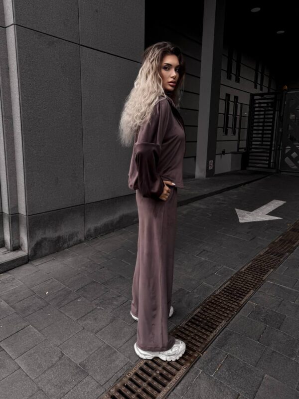 velyurovyj-kostyum-zhinochyj-shokoladnyj-00382-3 Велюровий костюм жіночий шоколадний 00382