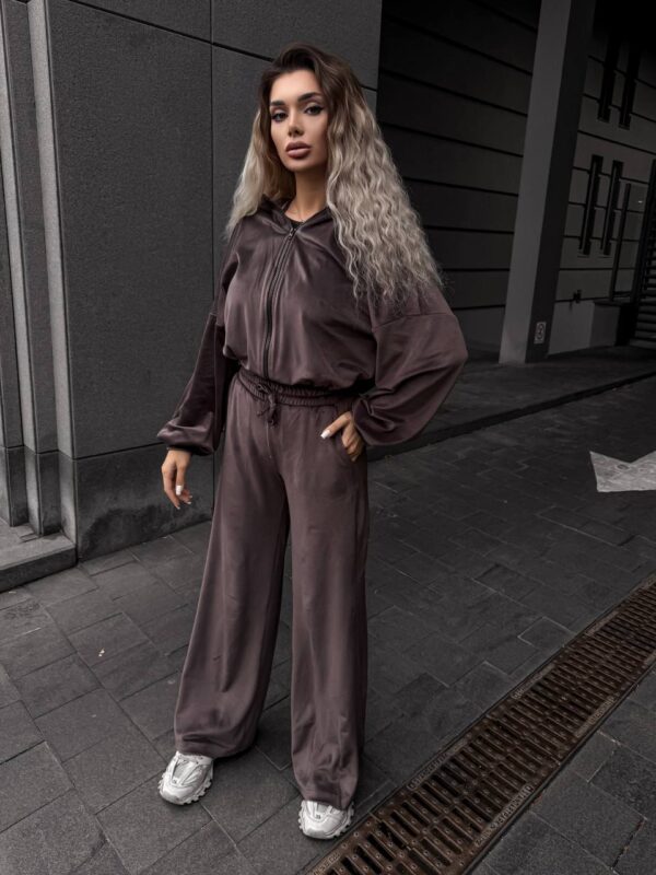 velyurovyj-kostyum-zhinochyj-shokoladnyj-00382-7 Велюровий костюм жіночий шоколадний 00382