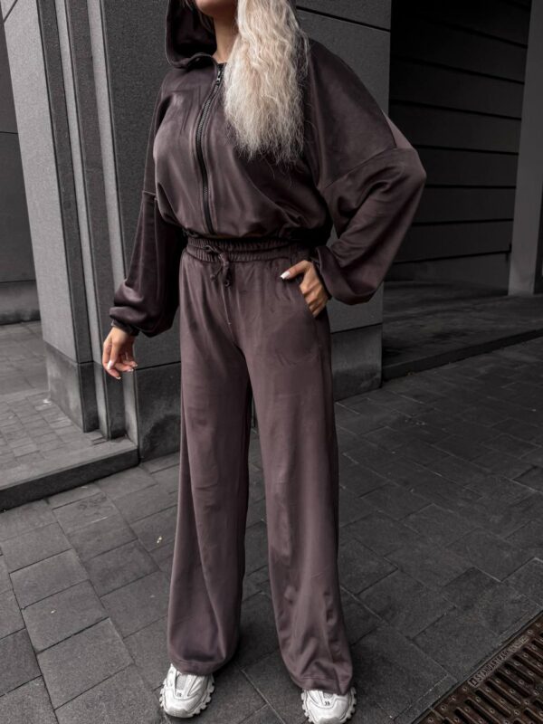 velyurovyj-kostyum-zhinochyj-shokoladnyj-00382-9 Велюровий костюм жіночий шоколадний 00382