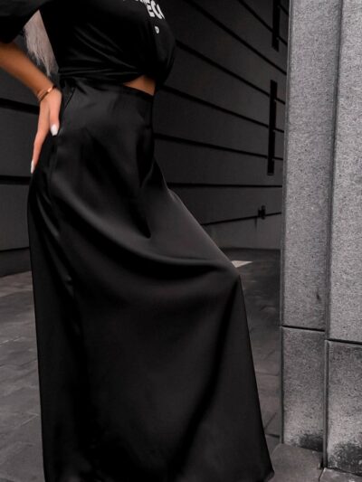 Жіноча сатинова спідниця чорна довга 00390