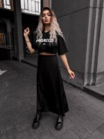 Жіноча сатинова спідниця чорна довга 00390