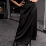 Жіноча сатинова спідниця чорна довга 00390