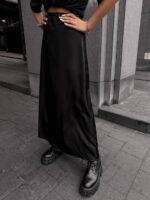 Жіноча сатинова спідниця чорна довга 00390
