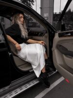 Жіноча сатинова спідниця молочна довга 00391