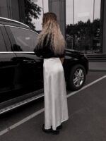 Жіноча сатинова спідниця молочна довга 00391