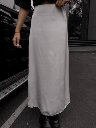 Жіноча сатинова спідниця молочна довга 00391
