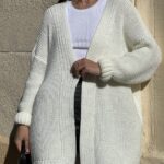 Жіночий в’язаний кардиган оверсайз молочного кольору 00361