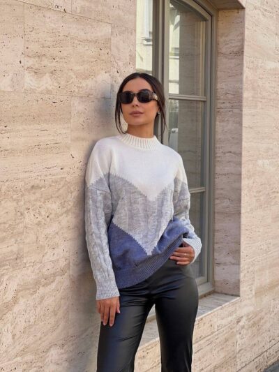 Жіночий в’язаний светр з низьким горлом 00393