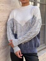 Жіночий в’язаний светр з низьким горлом 00393