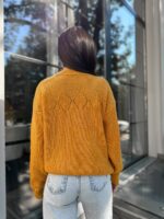 Жіночий в’язаний светр з низьким горлом гірчиця 00377