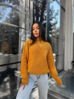 Жіночий в’язаний светр з низьким горлом гірчиця 00377