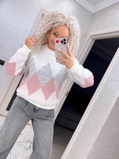 Жіночий в’язаний светр з низьким горлом молочний 00364