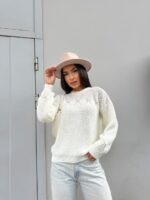 Жіночий в’язаний светр з низьким горлом молоко 00376