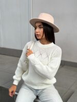 Жіночий в’язаний светр з низьким горлом молоко 00376