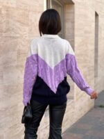 Жіночий в’язаний светр з низьким горлом молоко-бузок-синій 00395