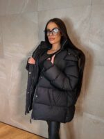 Пуховик жіночий оверсайз чорного кольору 00422