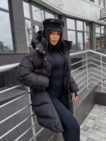 Пуховик жіночий оверсайз чорного кольору 00434