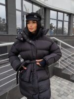 Пуховик жіночий оверсайз чорного кольору 00434