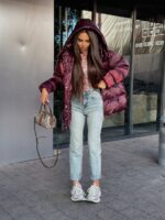 Пуховик жіночий оверсайз кольору бургунді 00420