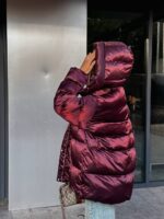 Пуховик жіночий оверсайз кольору бургунді 00420