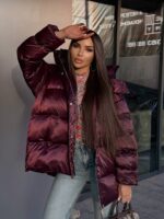 Пуховик жіночий оверсайз кольору бургунді 00420