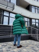 Пуховик жіночий оверсайз зеленого кольору 00433
