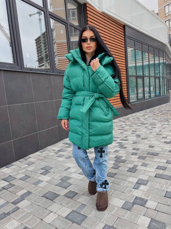 puhovyk-zhinochyj-oversajz-zelenogo-koloru-00433-vf-m511-green-14 Пуховик жіночий оверсайз зеленого кольору 00433