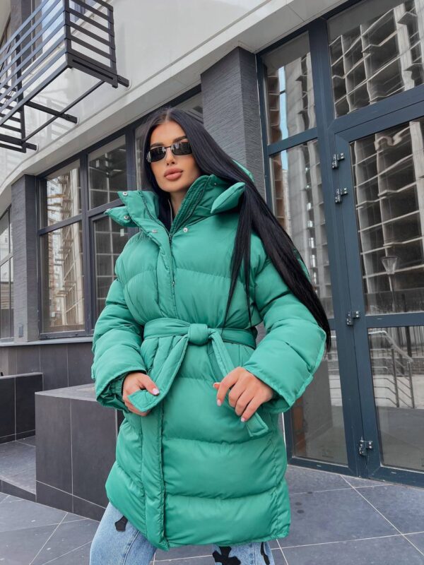 puhovyk-zhinochyj-oversajz-zelenogo-koloru-00433-vf-m511-green-5 Пуховик жіночий оверсайз зеленого кольору 00433